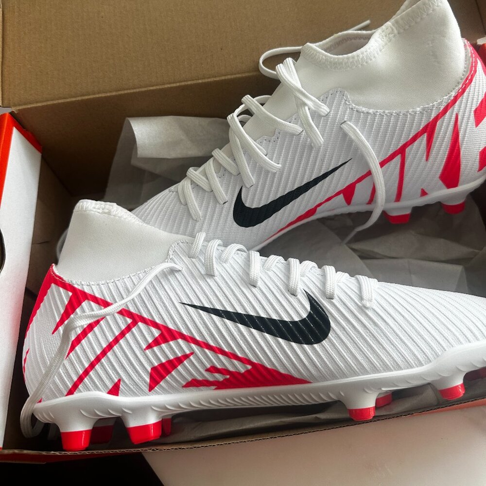 NEW IN BOX - NIKE Superfly 9 Club FG/MG Cleats - Mens 6.5 Womens 8